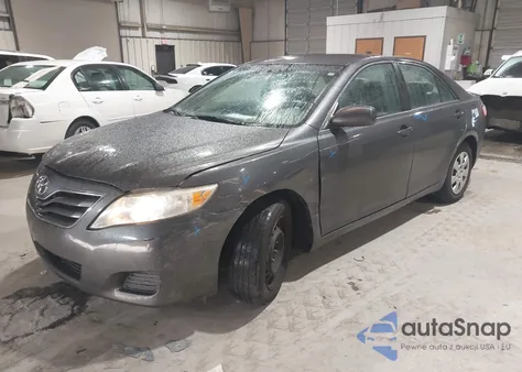 2011 Toyota Camry Le z USA, uszkodzony, nr VIN 4T1BF3EK5BU673800
